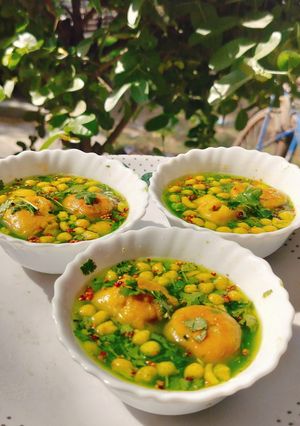चटपटा टैंगी और सुपर रिफ्रेशिंग जलजीरा पकोडी चाट रेसिपी मुख्य फोटो
