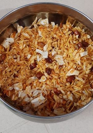 પાપડ પવા ચેવડો (Papad Pawa chevdo recipe in gujarati) રેસીપી મુખ્ય ફોટો