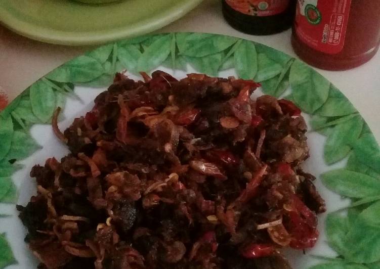 Bagaimana Menyiapkan Sambal dendeng ikan asin yang Lezat Sekali