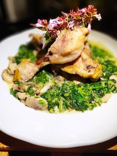 Una foto de Increíble Keto-Pollo con Espinacas y Champiñones