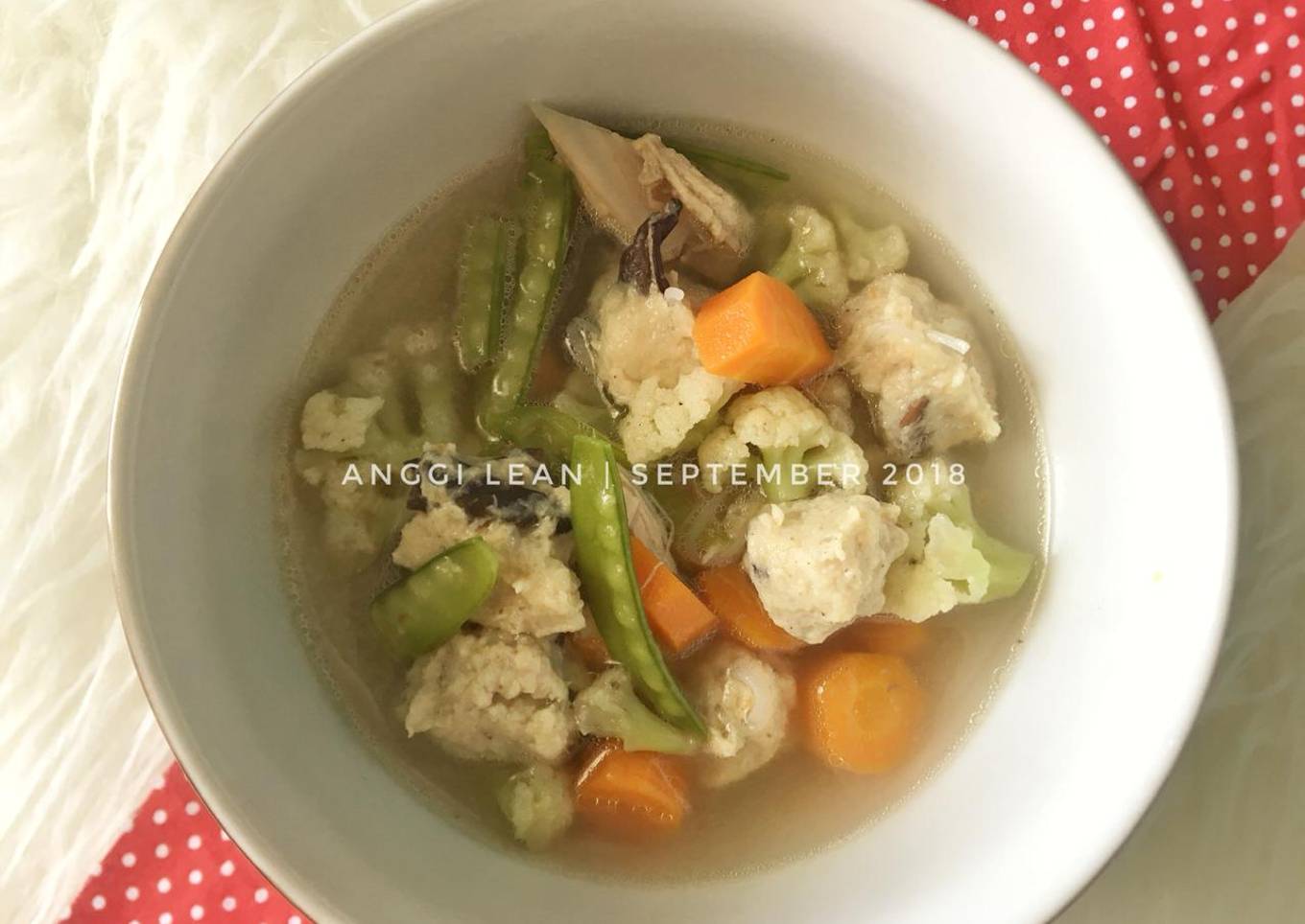Sop Bola Ayam Serabut