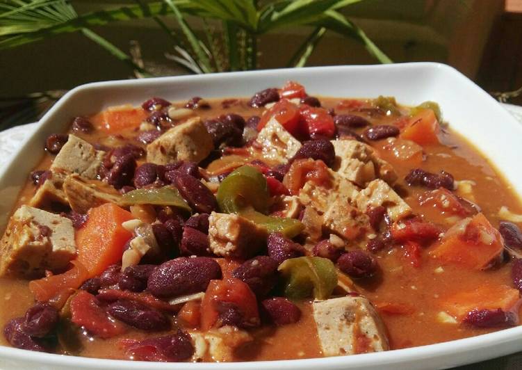 Tofu guisado con alubias rojas