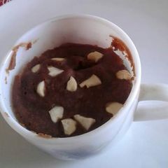 A picture of 2 mins chocolate cup cake.