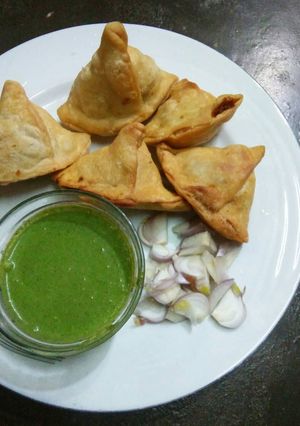 A picture of Aloo Samosa.