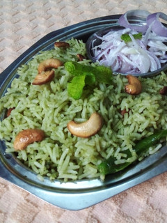 புதினா சாதம் (Puthina satham recipe in tamil) செய்முறை முக்கிய புகைப்படம்