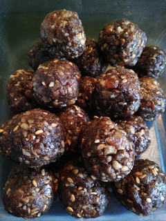 Φωτογραφία της συνταγής Energy balls με χουρμάδες και καρύδι