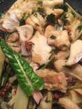 Baccalà con bietole noci e pinoli