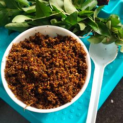 A picture of Curry leaves chutney.