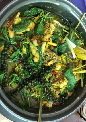 รูปของ ไก่ลุยสวนเป็นอาหารที่ใช้สมุนไพรเป็นหลัก ดีต่อสุขภาพ และทำง่าย