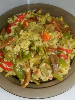 Una foto de Arroz con níscalos y verduras