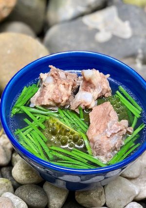 Hình của món Canh Sườn Non Nấu Khổ Qua Rừng.
