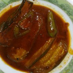 A picture of Baingan Bahar.