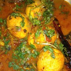 A picture of Egg curry.