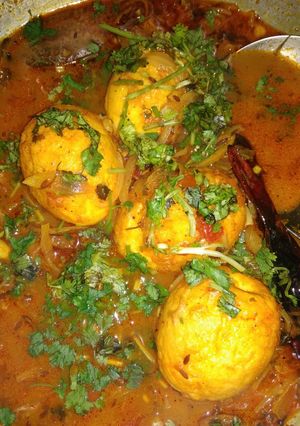 A picture of Egg curry.