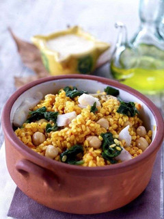A picture of Rice casserole with spinach, chickpeas and cod.