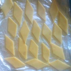 A picture of Cashew burfi.