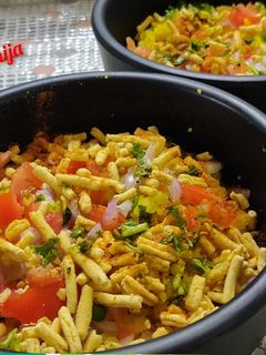 कंदा पोहा (kanda poha recipe in Hindi) रेसिपी मुख्य फोटो