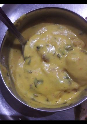 A picture of Pakoda Kadhi.