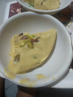 A picture of Mango ice cream.