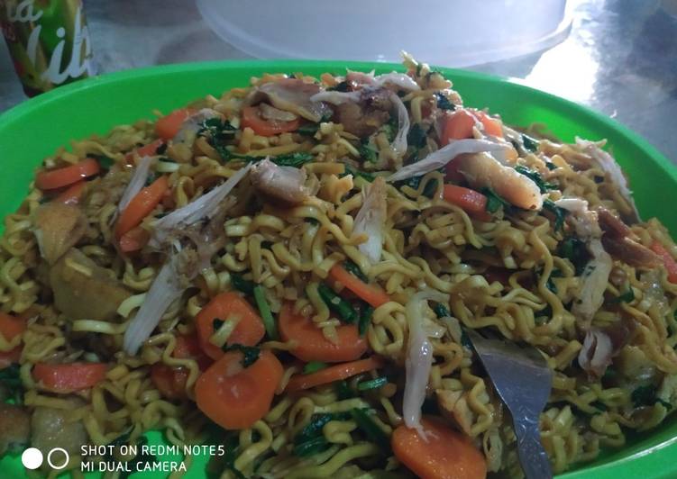 Bagaimana Menyiapkan Mie goreng tumis gak pake ribet yang Bikin Ngiler