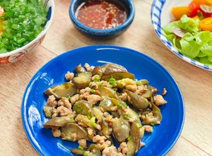 Hình của món Cà Tím Xào Thịt Bằm.