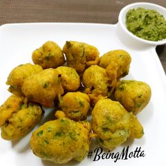 A picture of Green Garlic Methi Pakora.