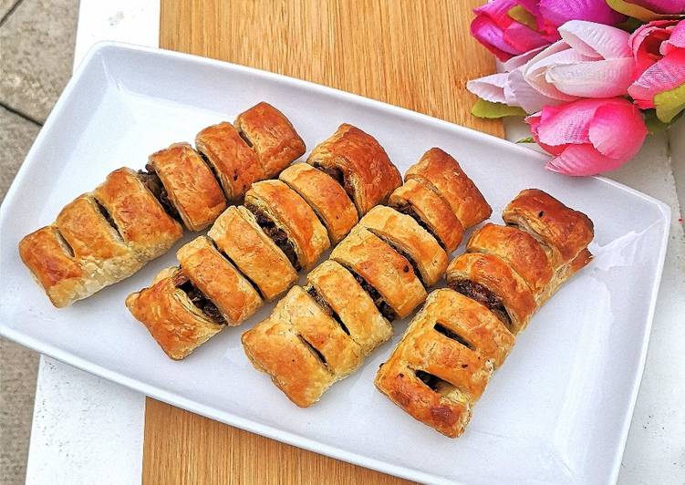 Beef puff pastries