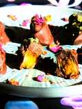 Bombones de puerro asado con alga codium y pétalos de rosa
