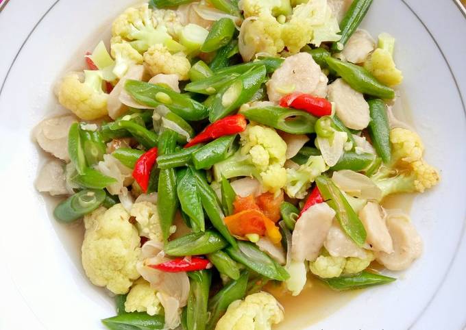 Resep Tumis Kembang Kol Buncis And Bakso Ayam Oleh Dwi Muslimawati Cookpad