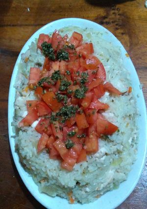 Una foto de Ensalada de arroz con restos de pechuga de pollo