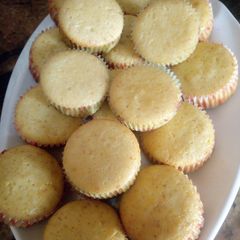 A picture of Vanilla cupcakes.