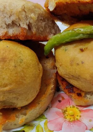 A picture of Vada Pav.