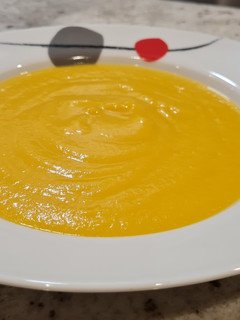 Una foto de Crema de puerros, zanahorias y calabacín