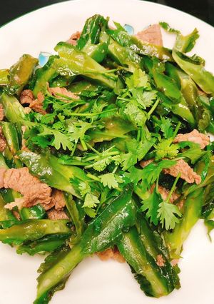 Hình của món Đậu rồng xào thịt bê.