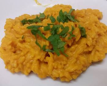 Popular Cuisine Yellow risotto with pumpkin mousse the rice of witch Yummy