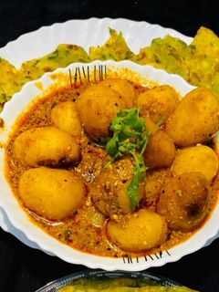 নিরামিষ কাশ্মীরি আলুর দম (Niramish kashmiri aloor dum recipe in Bengali) রেসিপির প্রধান ছবি