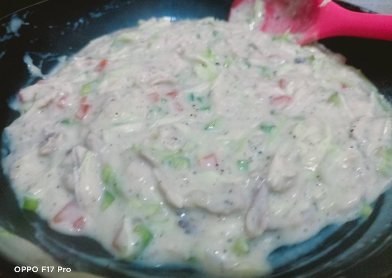 White sauce chicken bread filling
