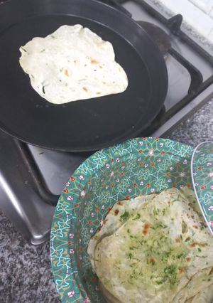 عکسی از دستور نان هندی پاراتا🫓🧄 Garlic naan