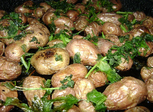 Una foto de Papines en perejil al horno