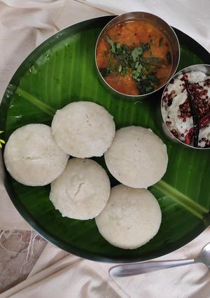 A picture of Suji idli.