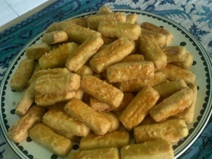 Langkah Mudah untuk Menyiapkan Resep Kastengel Eeglees(Tanpa Telur) yang Enak Banget Anti Ribet, Uenak Banget