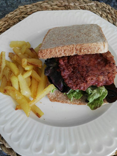 Una foto de Hamburguesas de lentejas, remolacha y zanahoria