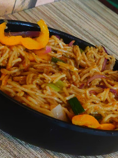 नूडल्स पुलाव (noodles pulao recipe in Hindi) रेसिपी मुख्य फोटो