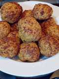 Polpette di Soia con Sugo di Pomodoro al Basilico Nero