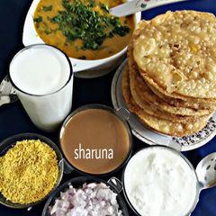 A picture of Dal Pakwan.