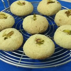A picture of Suji (Semolina) Cookies By 2 Way Of Baking Without Oven.