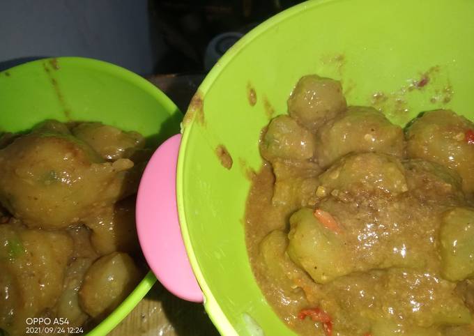 Resep: Cilok isi telor puyuh bumbu kacang Simpel