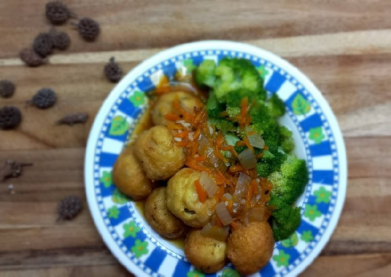 Bola tahu saus brokoli