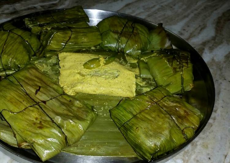 Steps to Make Any-night-of-the-week Steamed Pointed gourd in banana leaf