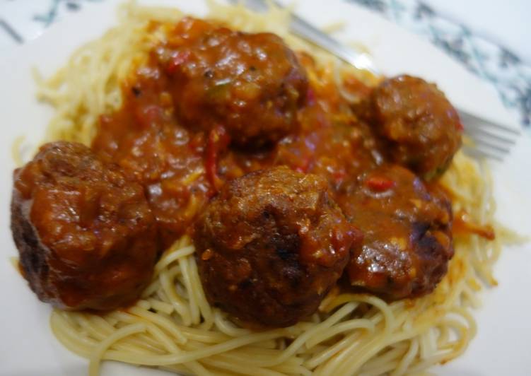 Steps to Make Homemade Meatballs in tomato gravy